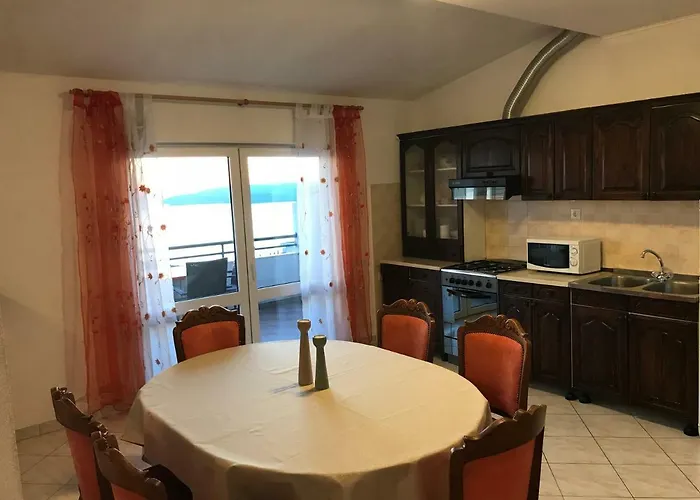 Veliko Brdo * Makarská